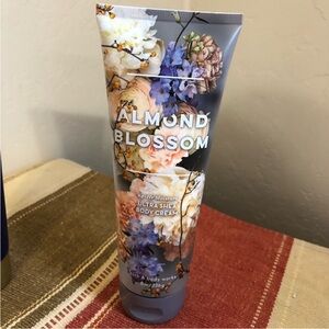 Bath & Body Works Almond Blossom Ultra Shea Body Cream 8 oz